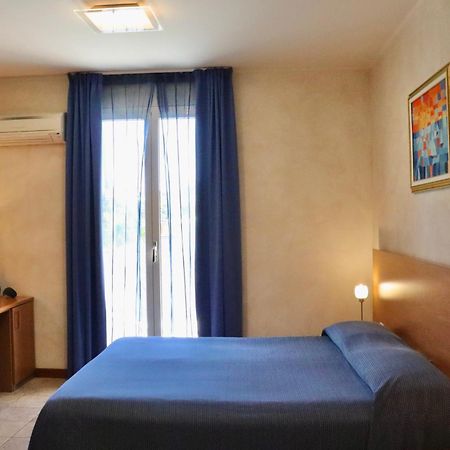 Acqua Di Mare Bed & Breakfast Бордихера Екстериор снимка