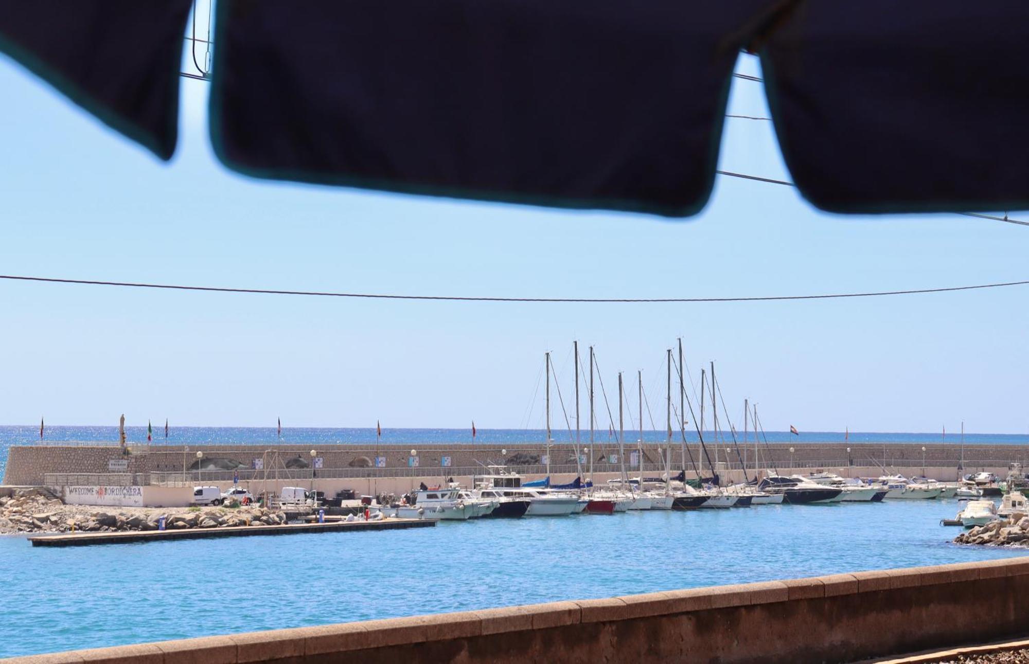 Acqua Di Mare Bed & Breakfast Бордихера Екстериор снимка