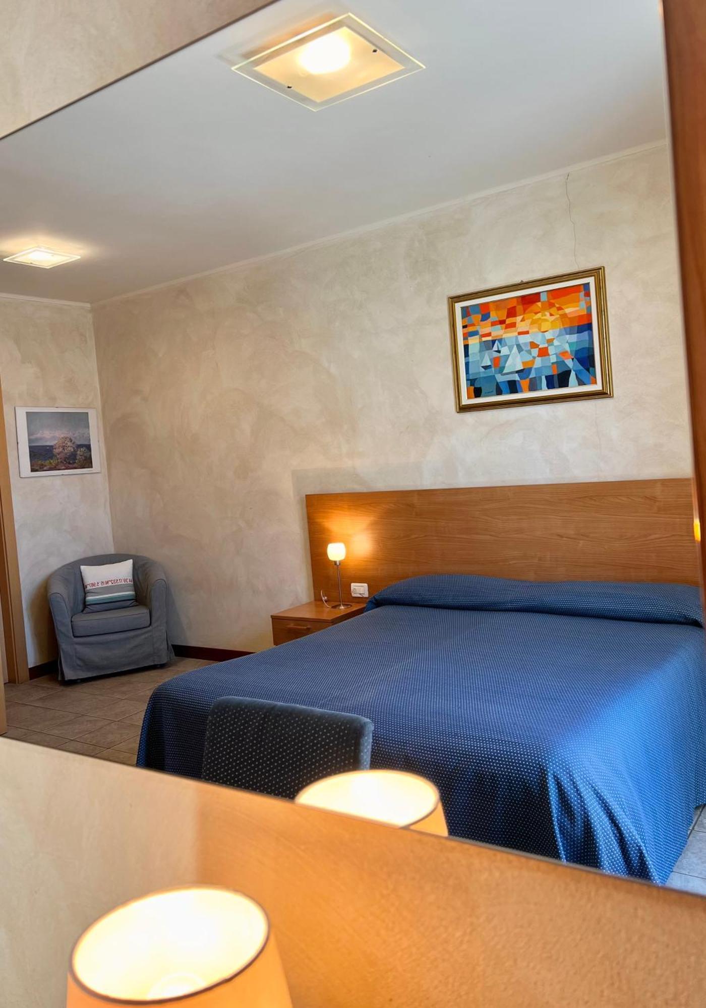 Acqua Di Mare Bed & Breakfast Бордихера Екстериор снимка
