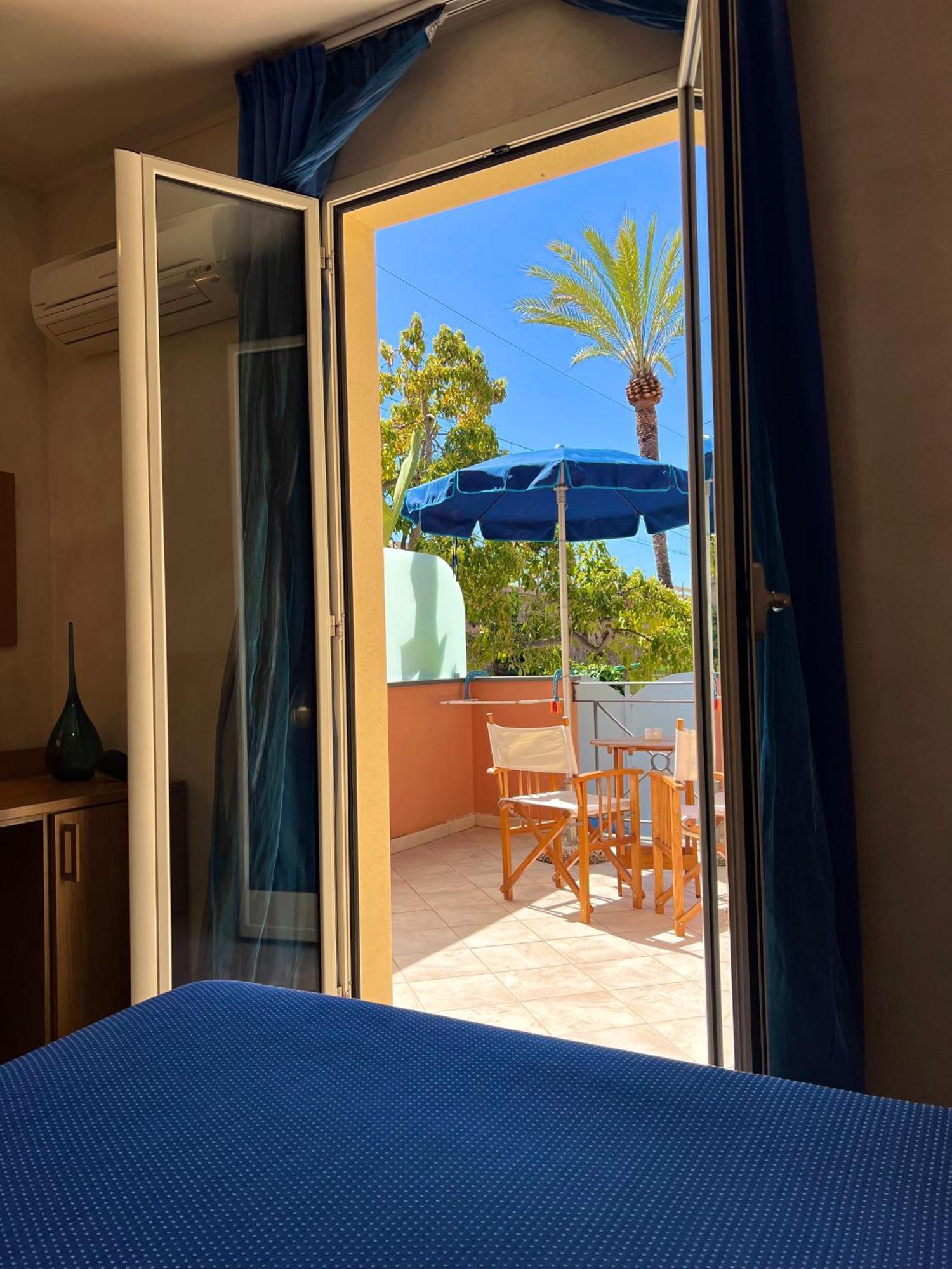 Acqua Di Mare Bed & Breakfast Бордихера Екстериор снимка
