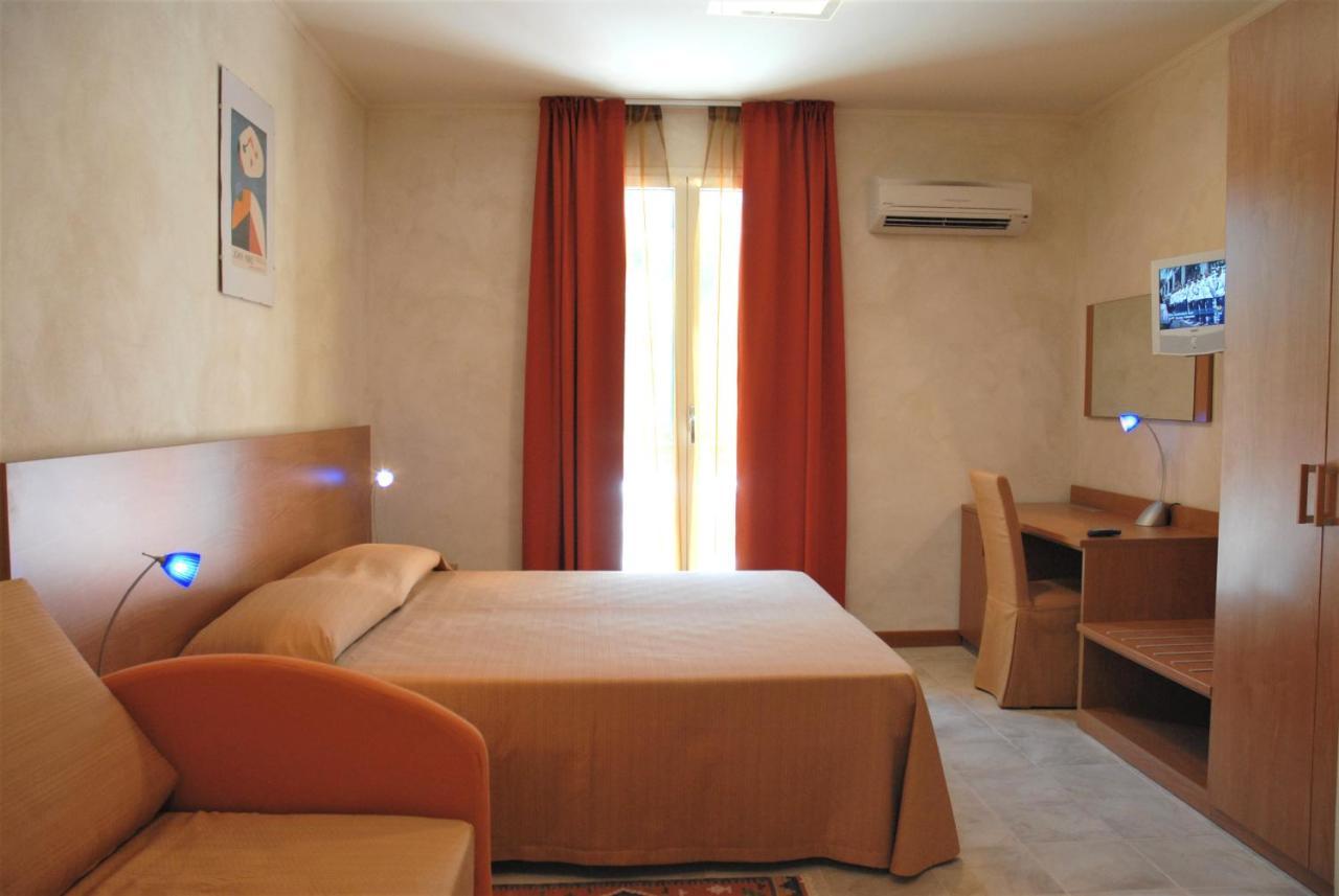 Acqua Di Mare Bed & Breakfast Бордихера Екстериор снимка